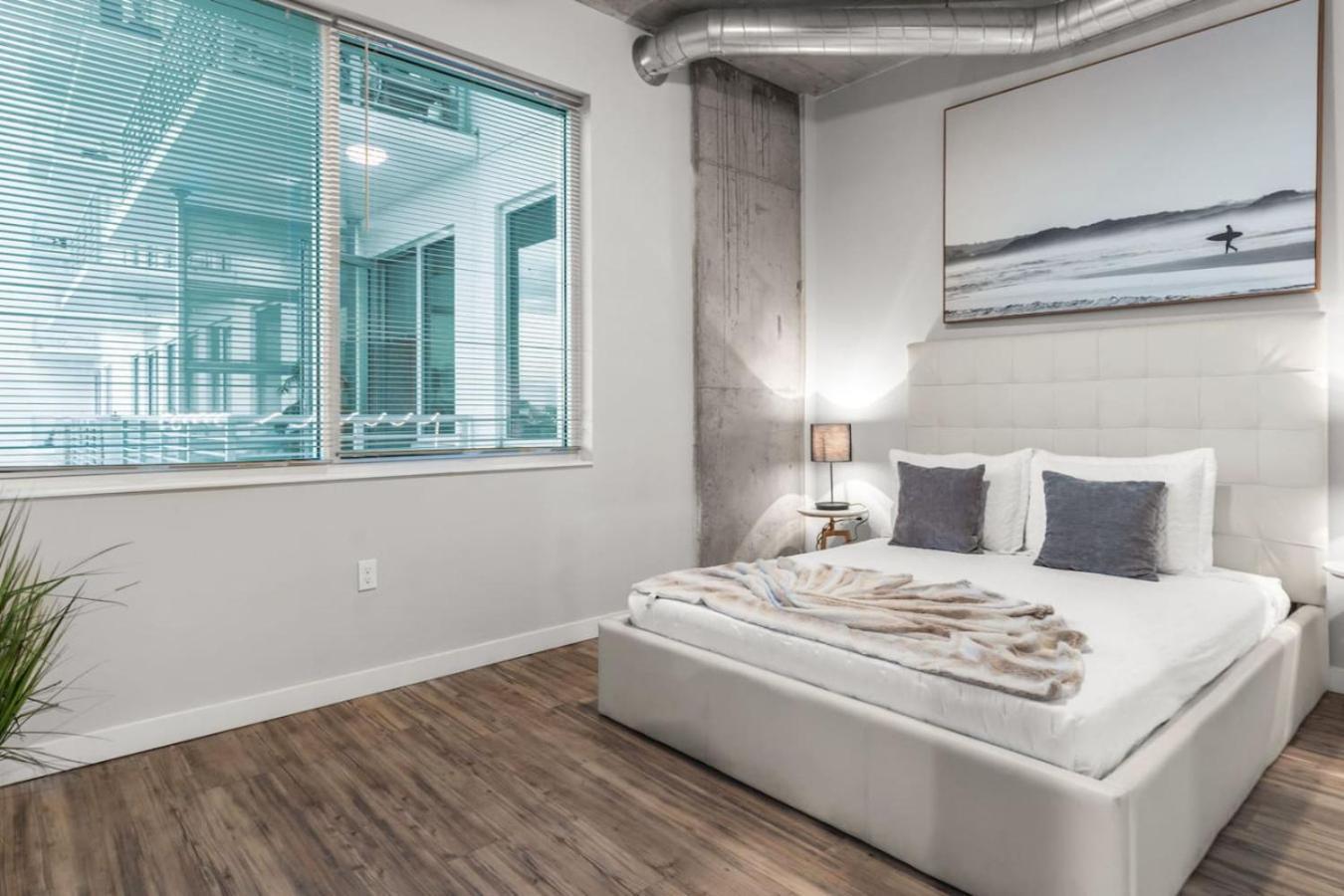 Modern 2 Bed Getaway Steps From Tropicana Field St. Petersburg Exterior photo