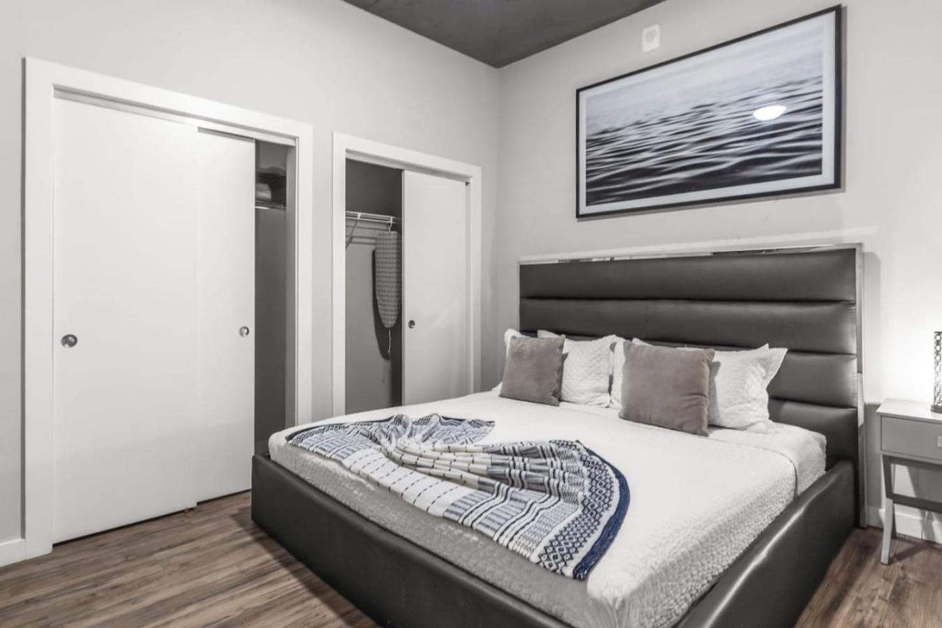 Modern 2 Bed Getaway Steps From Tropicana Field St. Petersburg Exterior photo